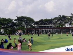 Perbaikan Rumput, Alun-alun Bandung Ditutup Sambil Itu, Sampai Kapan?