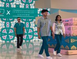 Ivan Gunawan Rancang Seragam Karyawan Watsons Indonesia, Motif Batik yang Didominasi Hijau Tosca