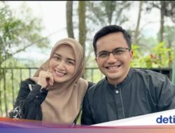 Potret Mesra Sahrul Gunawan Pada Kulineran Bareng Istri