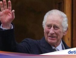 Turis Happy Banget Disapa Raja Charles III Hingga Gereja St Peter