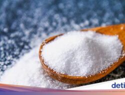 Sederet Tanda Tubuh Kebanyakan Makan Garam, Termasuk Sakit Kepala