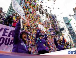 Semarak Times Square Jelang Perayaan Pergantian Tahun