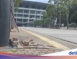 Kerasukan Koin Jagat, Mata Menatap HP, Tangan Mencari-cari, Tega Rusak Fasum