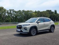 Adu Mewah dan Canggih Isi Kabin Suzuki Fronx vs Honda WR-V