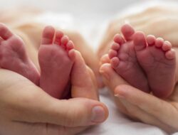 8 Bayi Di Inggris Lahir Lewat Gabungan DNA 3 Orang Tua, Kok Bisa?