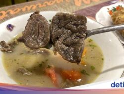 Bersama Jogja Hingga Cipete! Sop Daging dan Ayam Selimut Telur Nikmat