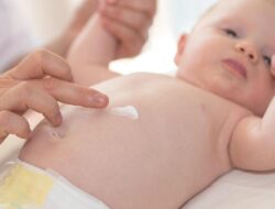 Kulit Bayi Sensitif Harus Dirawat Di Tepat, Begini Caranya