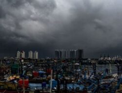 Potensi Cuaca Ekstrem Ke Jateng dan Jatim, BMKG Gelar Operasi Modifikasi Cuaca