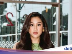 Potret Sherina Munaf Nikmati Minuman Kafein hingga Masak Minuman Turki