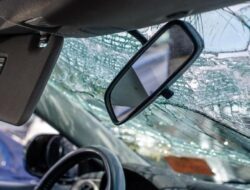 Tips Nyetir Di Cuaca Ekstrem, Berkaca Sopir Lexus Tewas Tertimpa Pohon