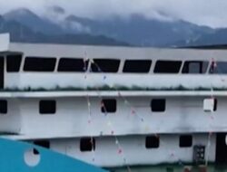 Melihat Kapal Kargo Bertenaga Listrik Didalam China