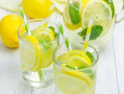 Benarkah Air Lemon Lebih Baik Didalam Air Putih? Ini Kata Ahli Gizi