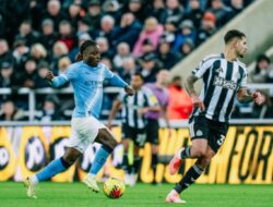 Manchester City Tersungkur, Liverpool Hancur