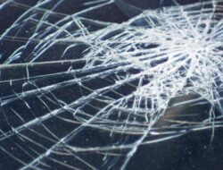 Viral Kendaraan Sport Ferrari Tabrak Tiang Listrik, Ternyata Kendaraan Pribadi Curian