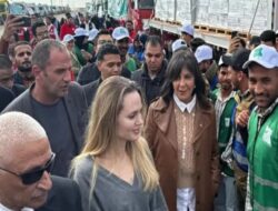 Angelina Jolie Kunjungi Perbatasan Rafah, Soroti Hambatan Pemberian Kemanusiaan Hingga Gaza