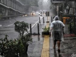 BMKG Rilis Peringatan Dini Cuaca Ekstrem Hingga Jabodetabek, Waspadai Daerah Ini