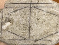 Batu Untuk Era Romawi Bikin Ilmuwan Bingung Justru AI pun Ikutan Pusing