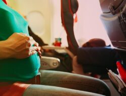 Aksi Ketidak Setujuan Heroik Perawat Jember Bantu Persalinan Penumpang Saudia Airlines