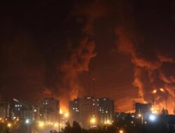 WHO Soroti Risiko Kesejajaran Bersama ‘Hujan Hitam’ Di Iran Imbas Konflik Bersenjata