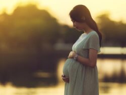 Cerita Wanita Punya Bayi Kembar Di Usia 41 usai 8 Kali IVF dan Keguguran