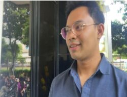 Insanul Fahmi Terpaksa Berbohong Bagi Jaga Mental Anak, Ngaku Lagi Sibuk Kerja