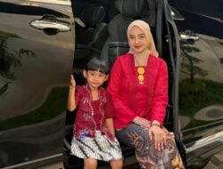 Ria Ricis Tampil Lebih Tirus dan Mancung, Netizen: Ini Oplas atau Efek Perawatan Kulit?