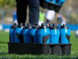 Ini yang Bisa Dialami Manajer Bola Jika Tanding 2×45 Menit Tanpa Minum Sama Sekali