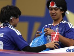 Alasan Ke Balik Aksi Massa Penggemar Jepang Bersih-bersih Arena Ke Laga Bersama Belanda