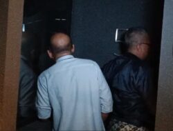 Penyidik KPK Datangi Tempattinggal Silmy Karim Ke Jalan Brawijaya Jaksel