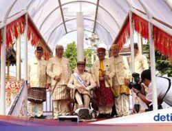 PDIP Vs PSI Soal Jokowi Jalani Ritual Injak Kepala Kerbau Ke Lampung