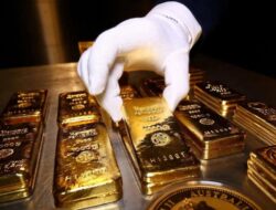 Harga Emas Dunia Mendadak Ambles Hari Ini! Investor Ramai-ramai Putar Haluan