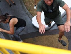 Nggak Kaleng-kaleng! Lansia Di Singapura Ikut Parkour Biar Tetap Segar