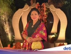 Seru! Momen Titiek Soeharto Kulineran Kaki Lima dan Panen Sayuran