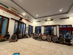 Tetangga dan Kerabat Gelar Doa Bersama Untuk Keselamatan Fotografer iNews Yudistiro Pranoto